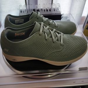 Sketchers Goga Mat sneakers.